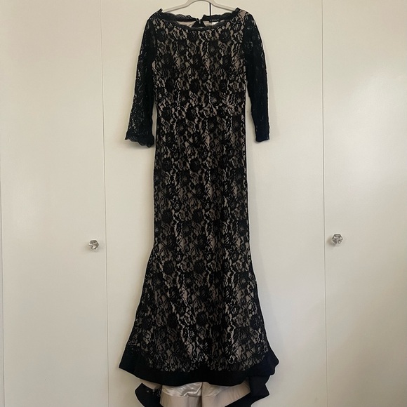 VENUS Couture Black Lace Black Evening Dress - Picture 1 of 10